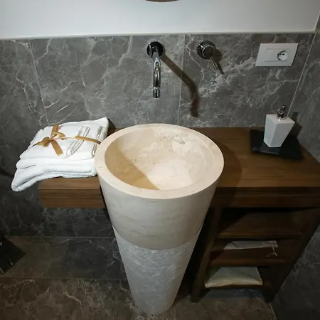 公寓 Abate Luxury Interno 3 *